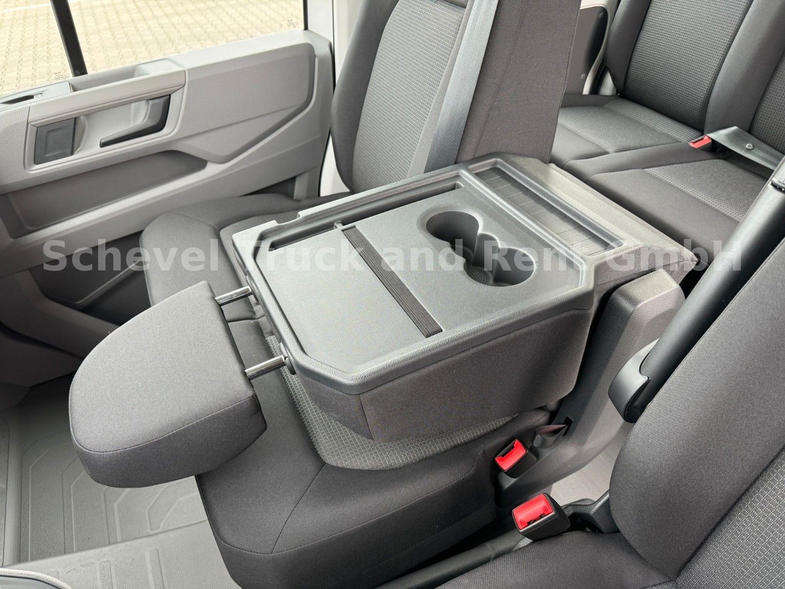 Fahrzeugabbildung MAN TGE 3.180 4x4  DoKa Pritsche Automatik