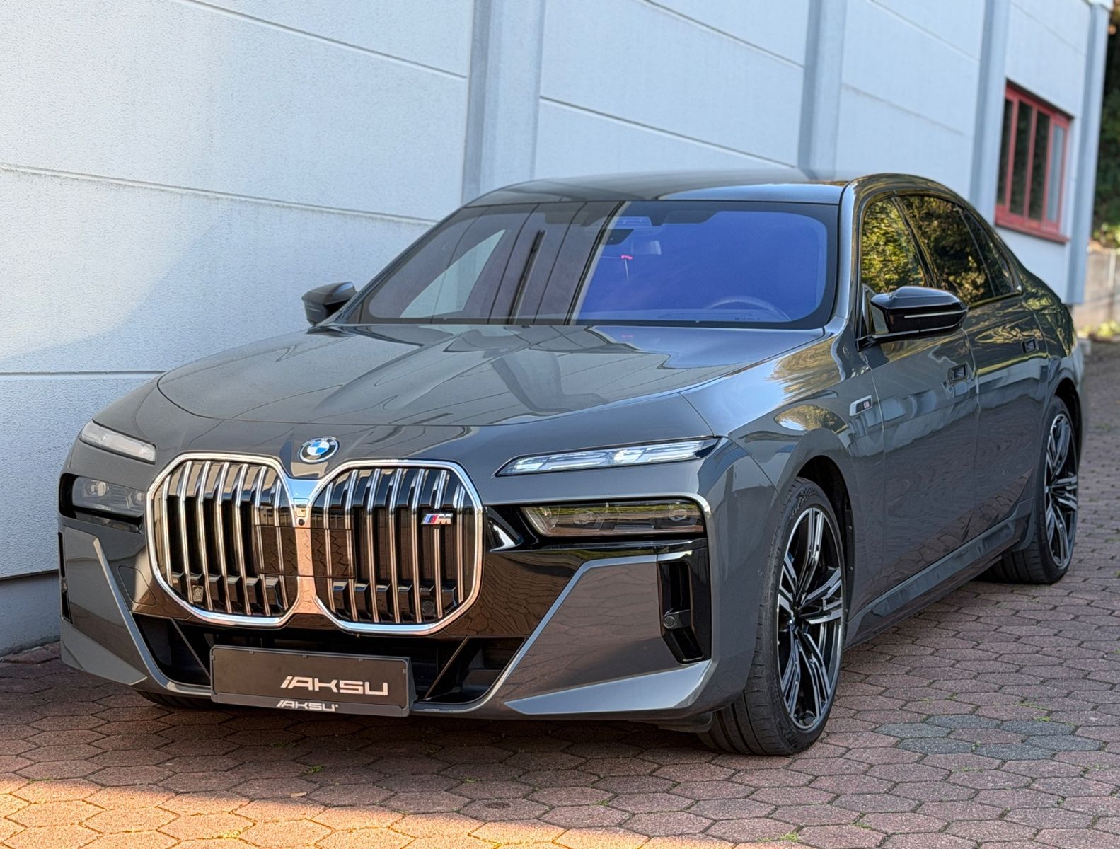 BMW i7 M70°CINEMA°B&W°SKY LOUNGE°INDIVIDUAL°EXECUTIV