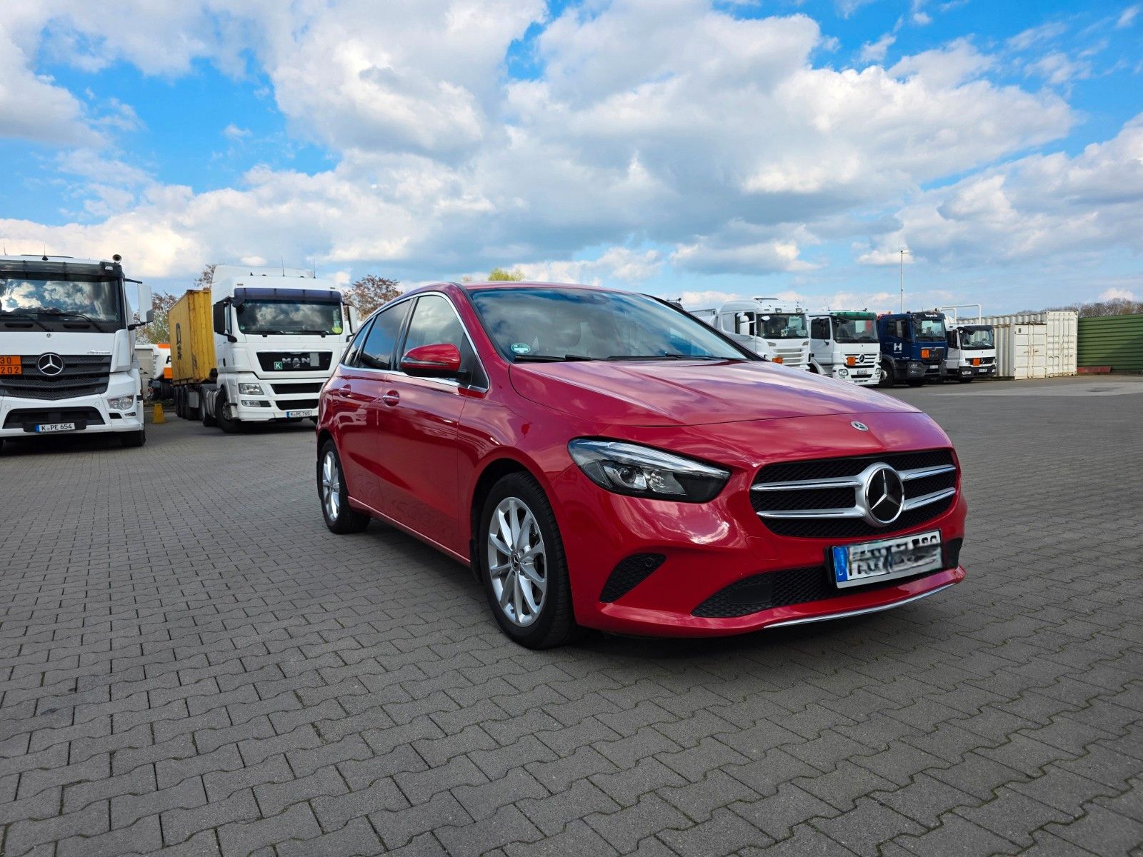 MERCEDES-BENZ B 220 DCT - Benzin 2Hand LED/Navi/Digital Tacho