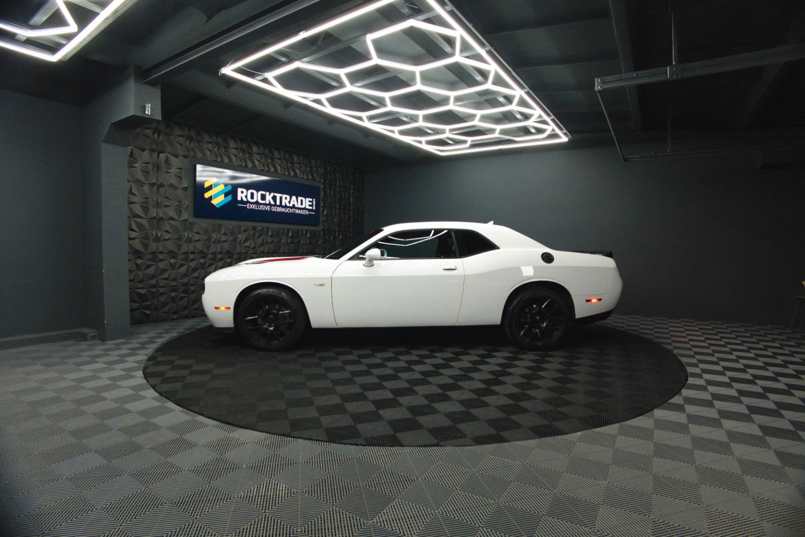 Fahrzeugabbildung Dodge Challenger 5.7 V8 R/T SRT Style *LED*20 Zoll*