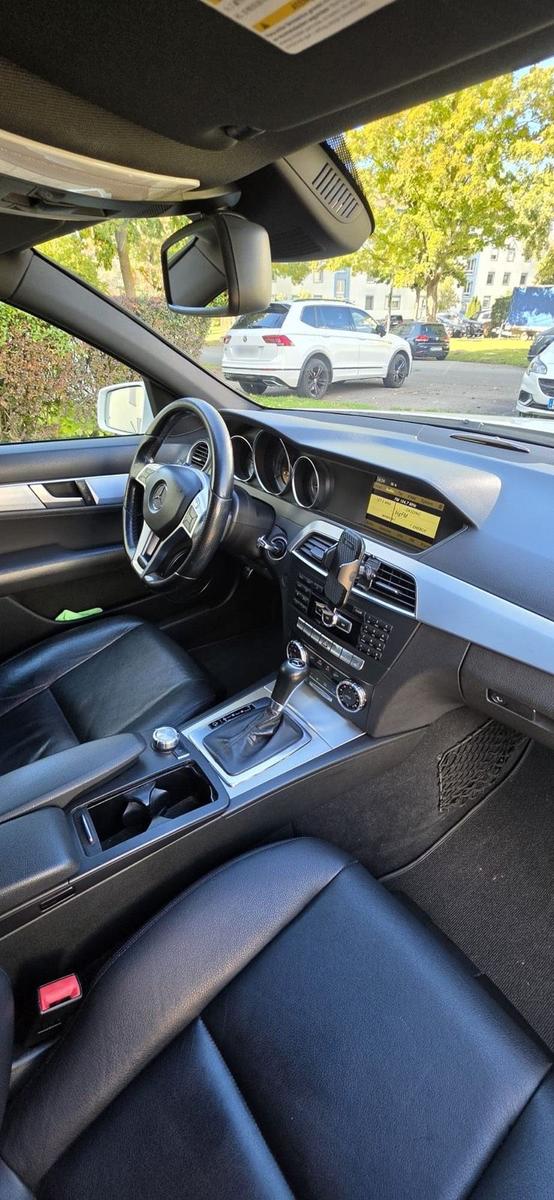 Mercedes-Benz C250 2011 — photo 9
