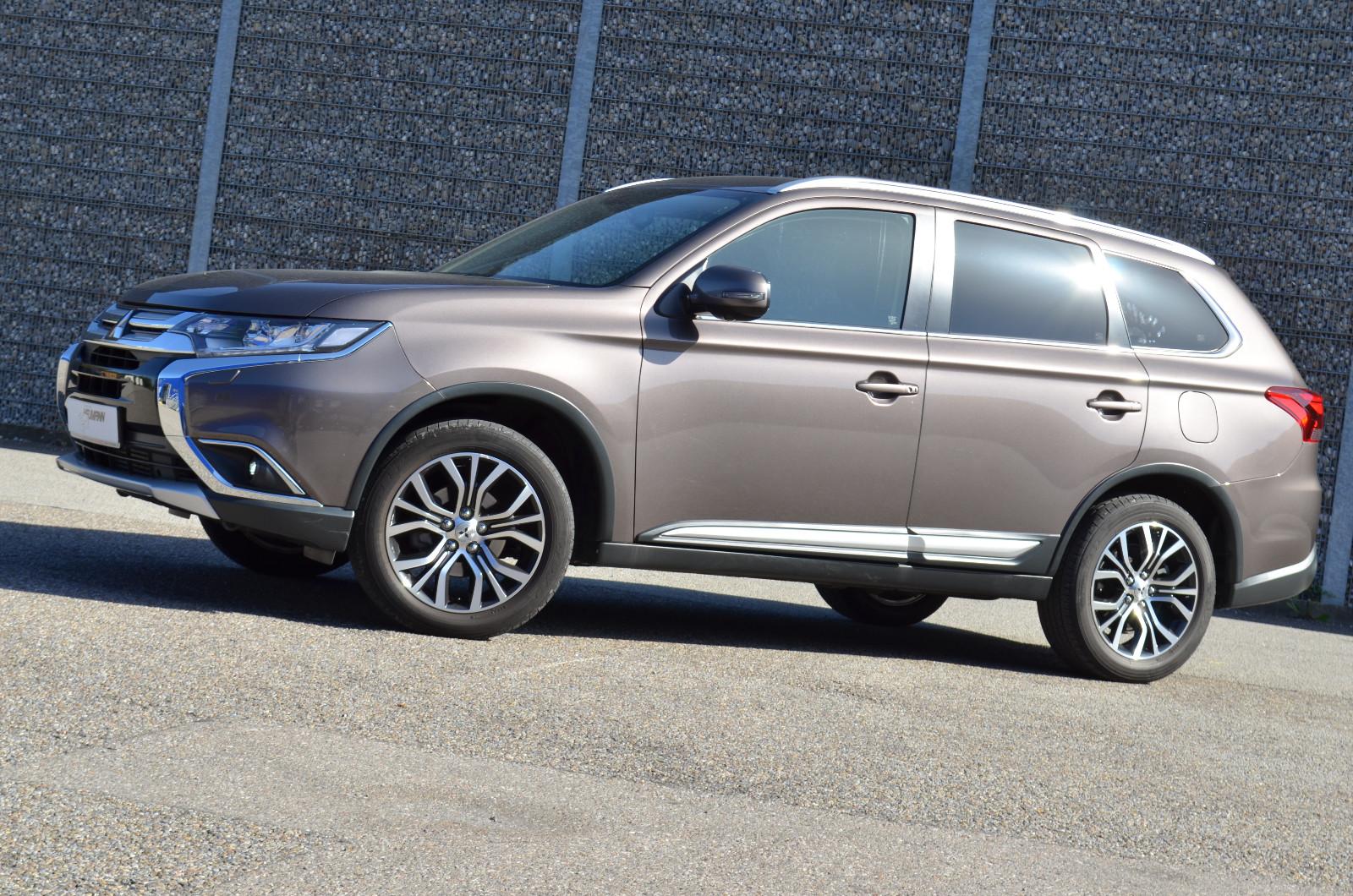 Mitsubishi Outlander 4WD*KLIMA*AHK*360CAM*CARPLAY*ANDROID