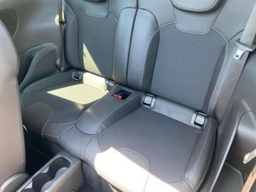 Bild 18 Opel Adam Open Air*SHZ*LENKRAD-HZ*FALTDACH*