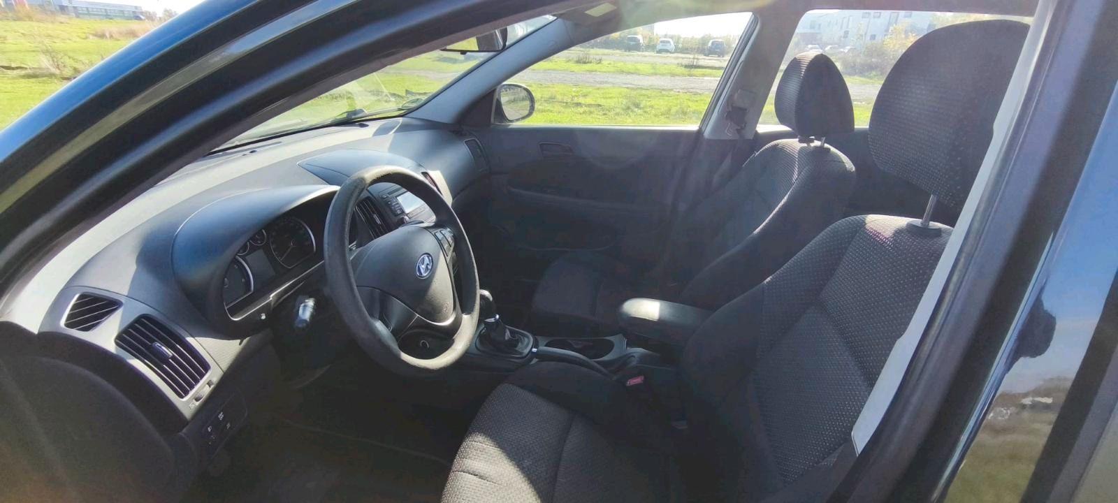Hyundai i30 2011 — photo 11