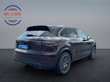 Porsche Cayenne - 4