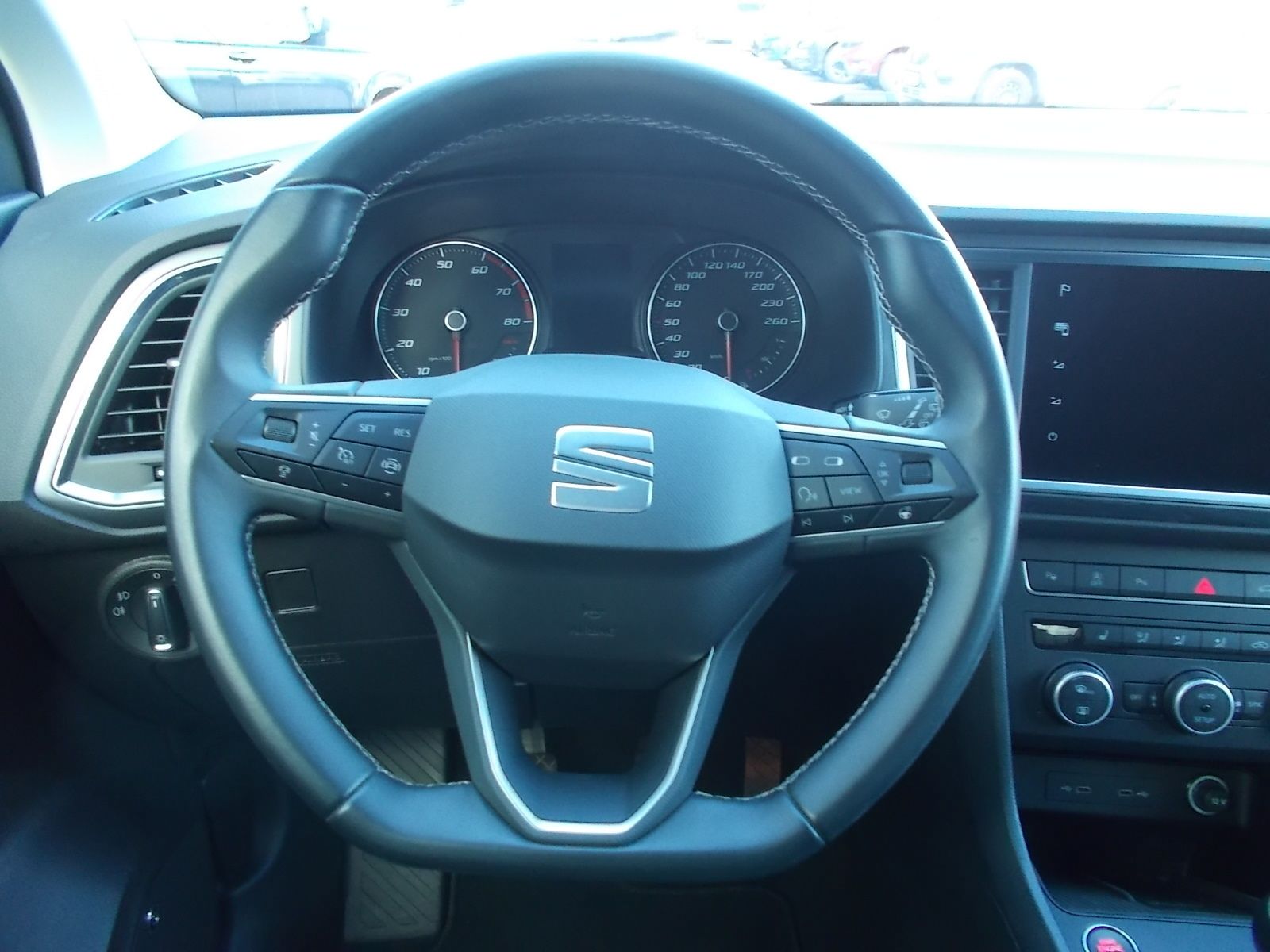 Fahrzeugabbildung SEAT Ateca Style 1.5 TSI ACT + SHZ + LED