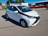 Toyota Aygo AYGO x-play touch EUR6 Automatik RFK Klima - Toyota Aygo (X): Play Touch