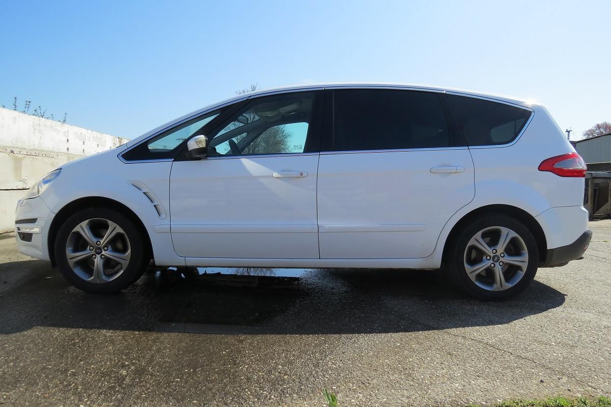 Ford S-MAX 2011 — photo 10