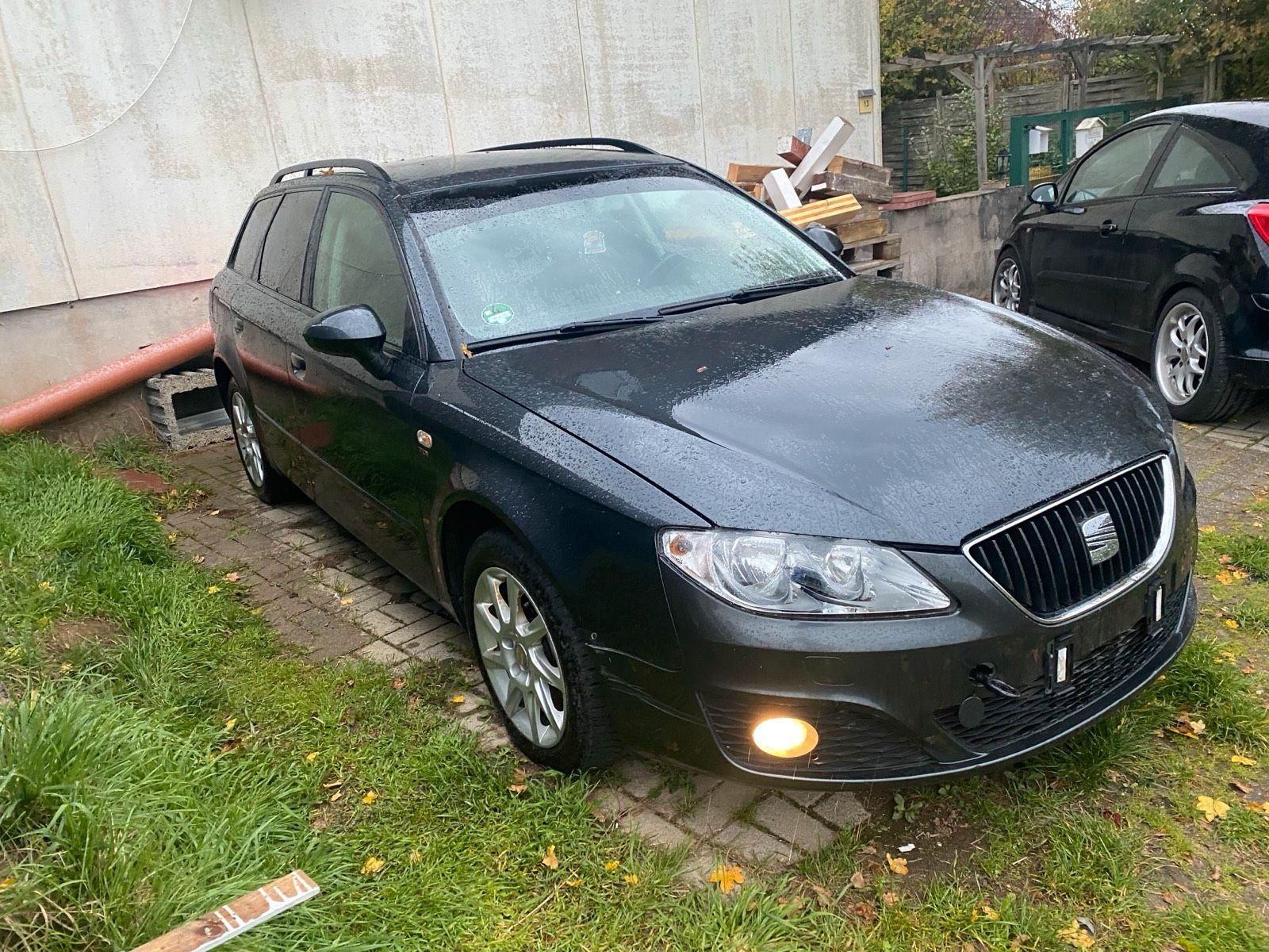Seat Exeo 2010 — rear view
