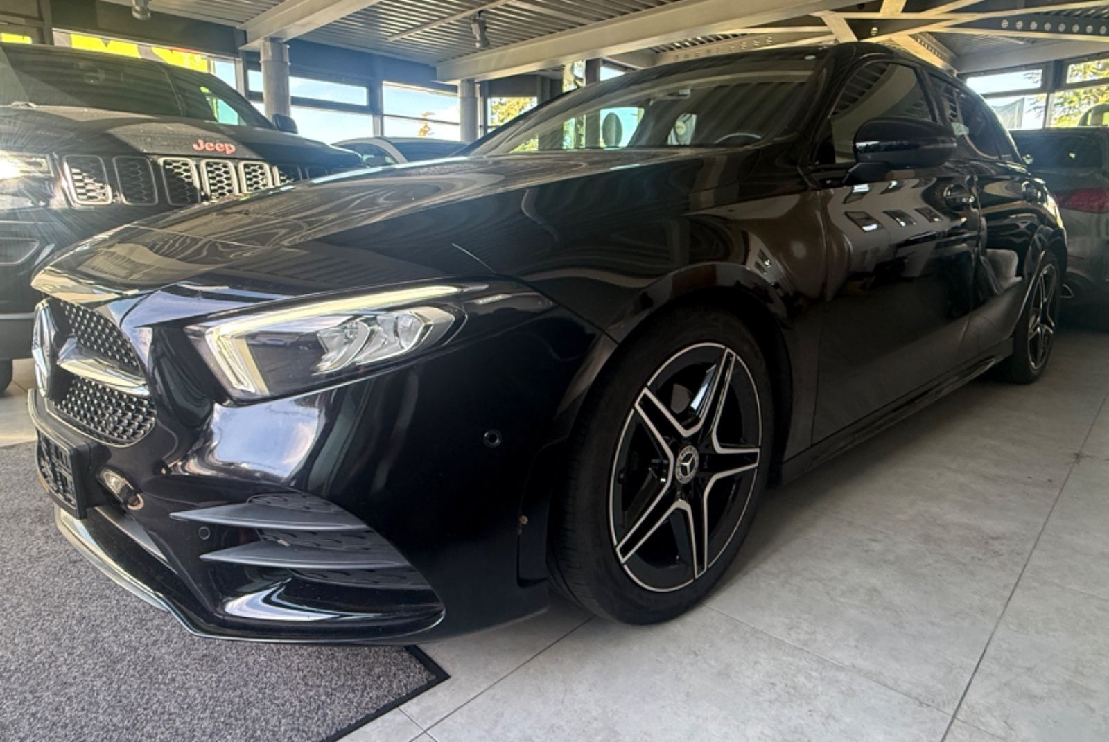 Mercedes-Benz A 180 AMG Line 2. Hand Scheckheft