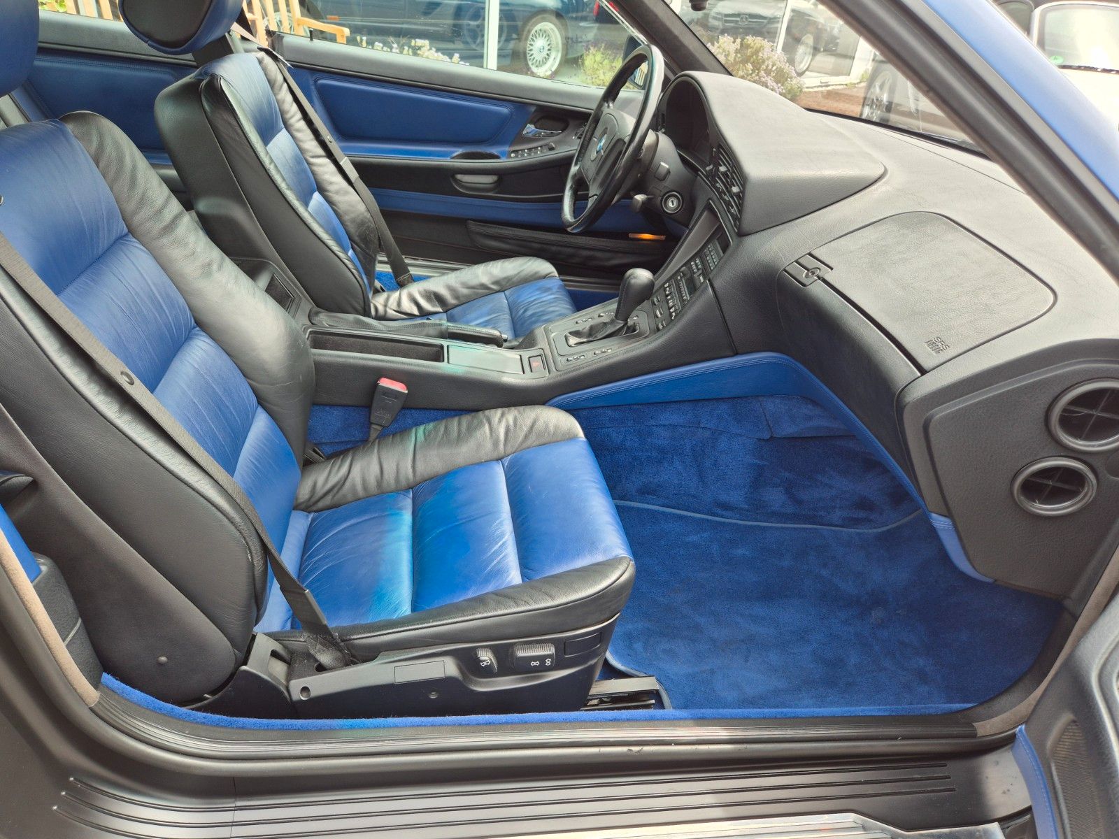 Fahrzeugabbildung BMW 850Ci/Deutsch/Sammler/Individual Interieur