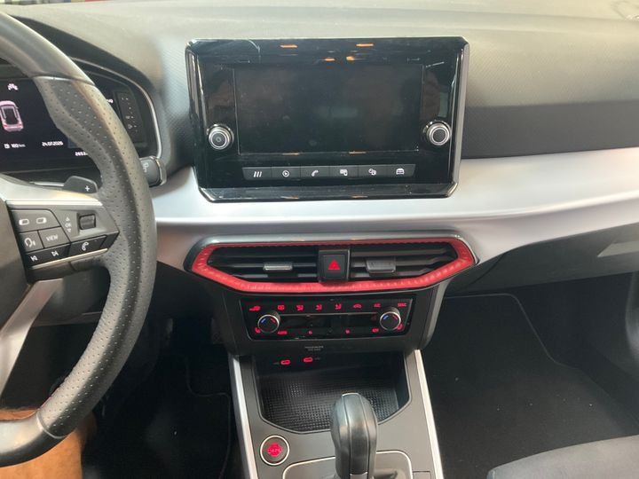 Fahrzeugabbildung SEAT Arona FR TSI DSG *Cam*LED*PDC*Sitzhzg*ACC*APP*