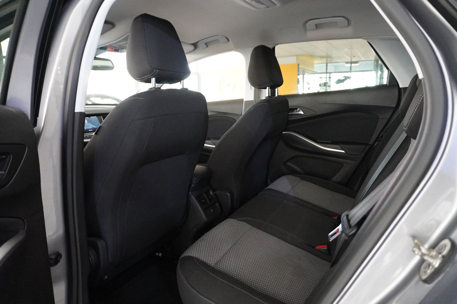 Fahrzeugabbildung Opel Grandland (X) 1.5D BUSINESS NAVI/LED/PDC/DAB/AHK