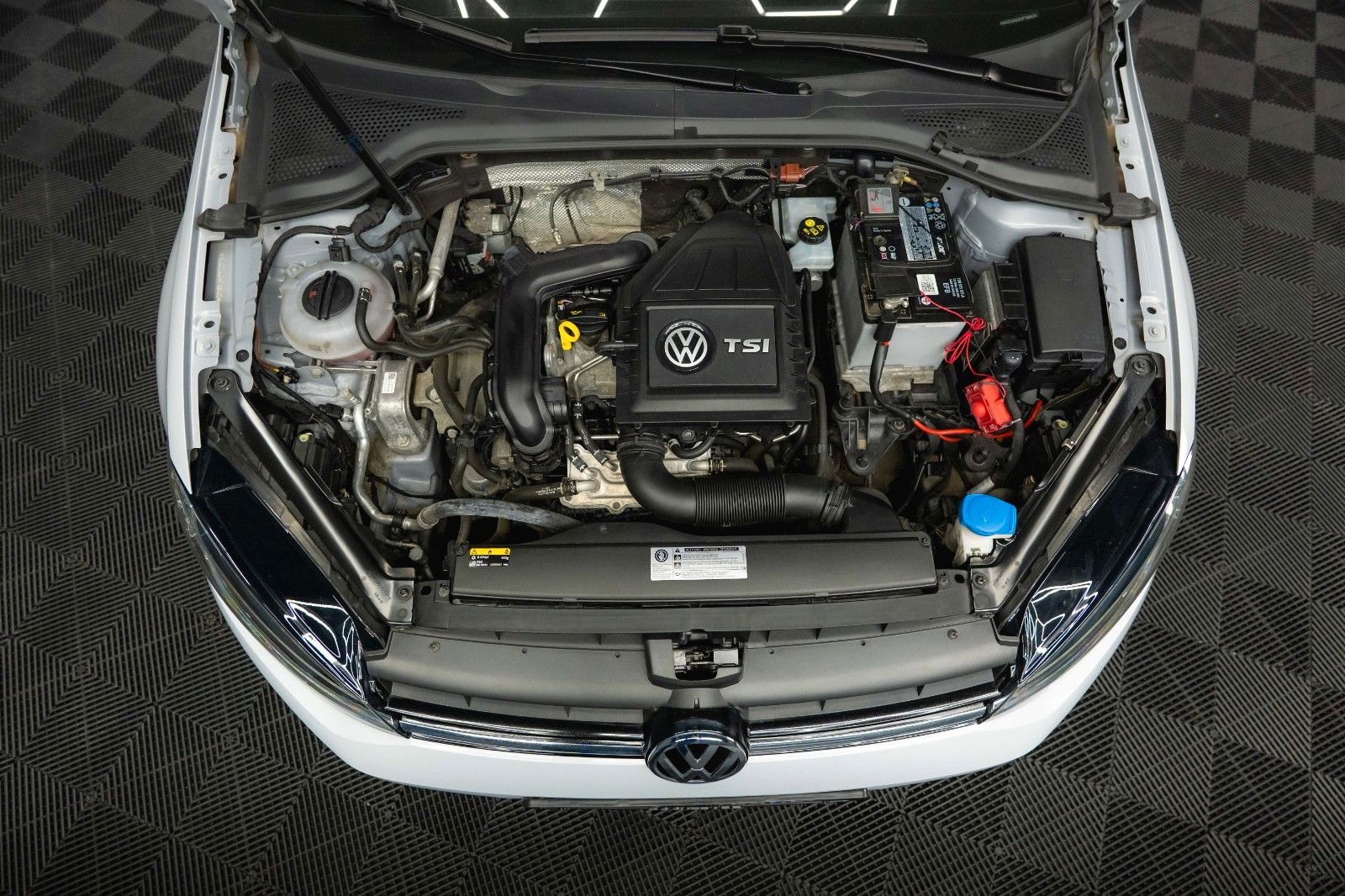 Fahrzeugabbildung Volkswagen Golf VII Variant Trendline *Perlmutt*Kamera*Navi