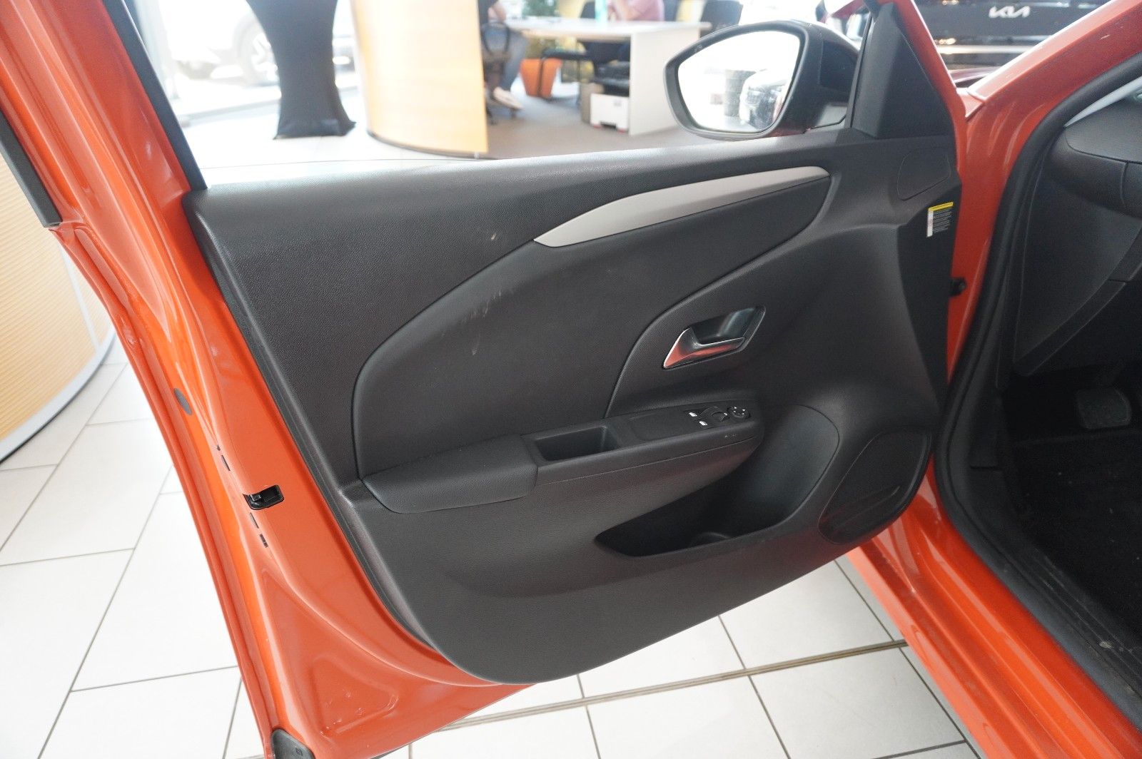 Fahrzeugabbildung Opel Corsa-e F EDITION 7KW NAVI/VIRT/TEMP/DAB/WÄRMEP.