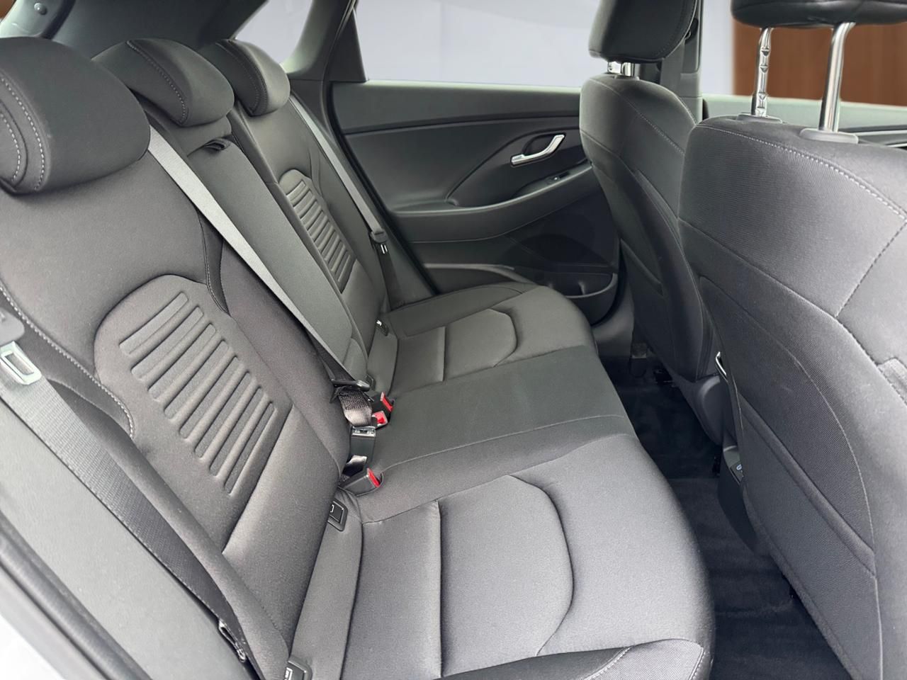 Fahrzeugabbildung Hyundai i30 ADVANTAGE *AUTOMATIK*LED*NAVI*KLIMAA*KAMERA*