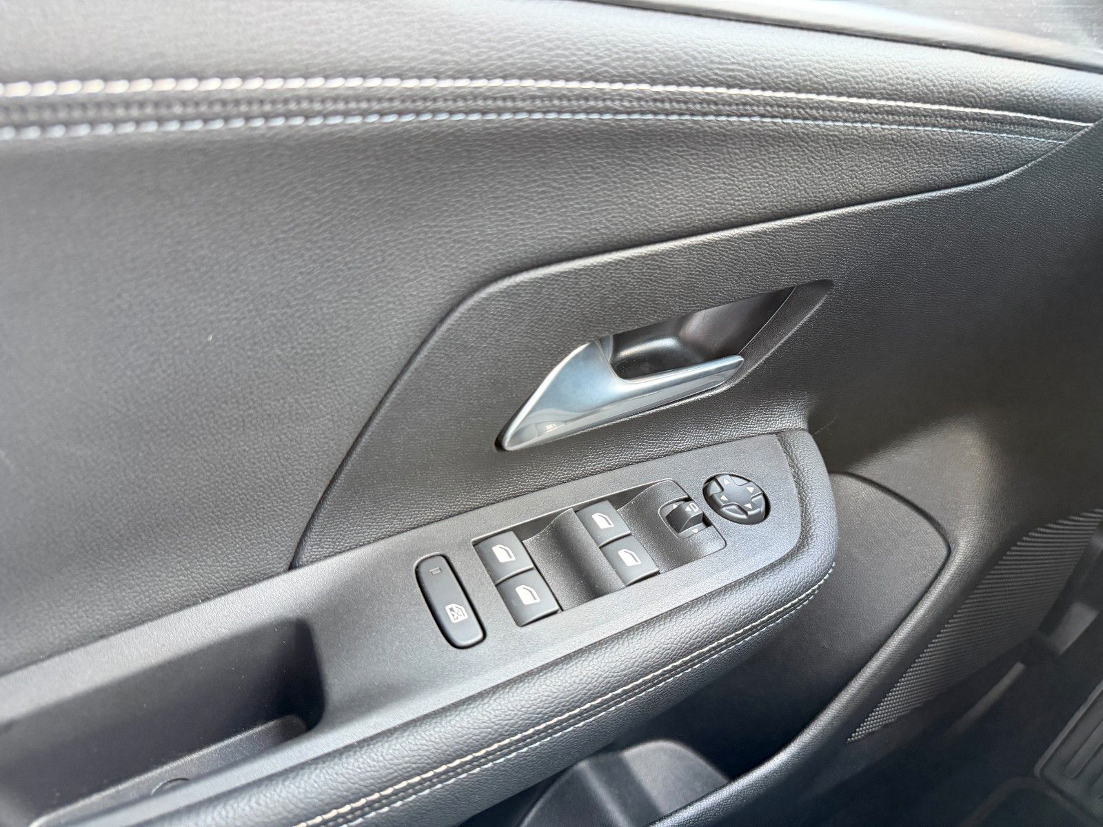 Fahrzeugabbildung Opel Mokka GS 136PS Automatik Hybrid/Navi/AHK!