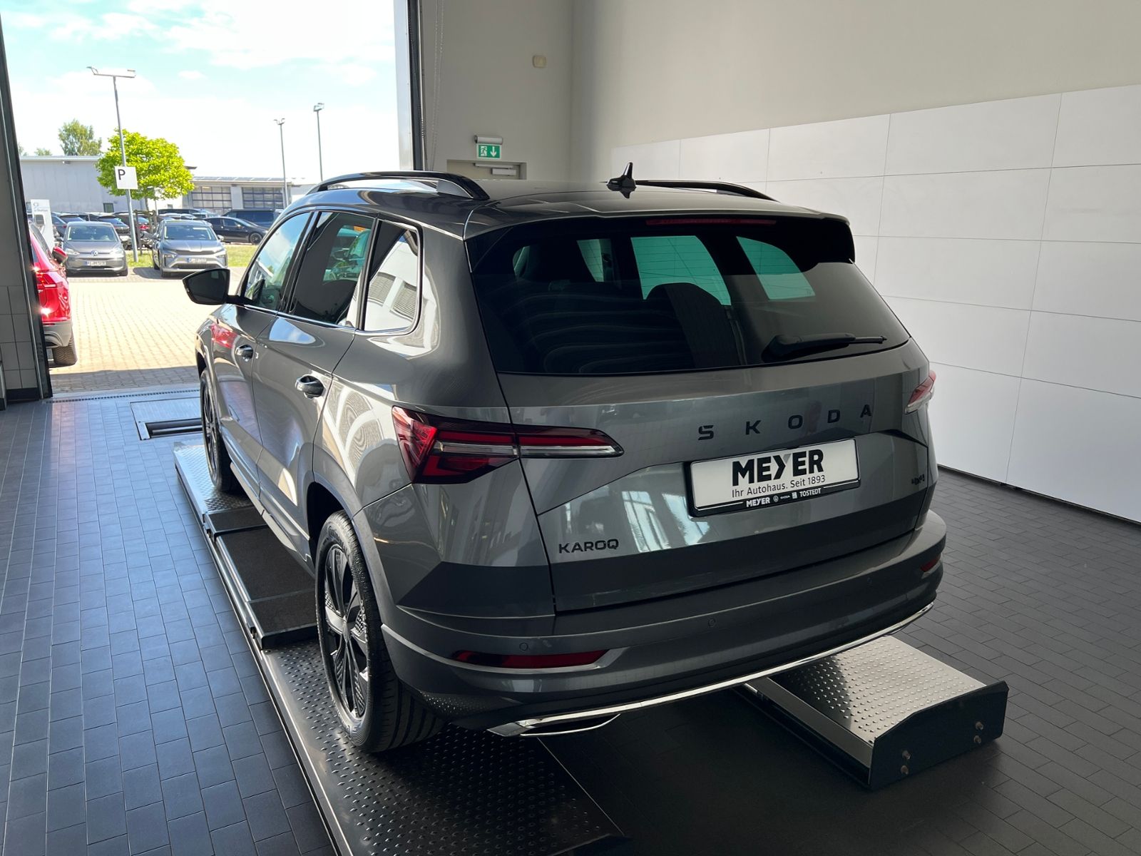 Fahrzeugabbildung SKODA Karoq Sportline 2.0 TDI DSG *AHK,Navi,TravelAssi