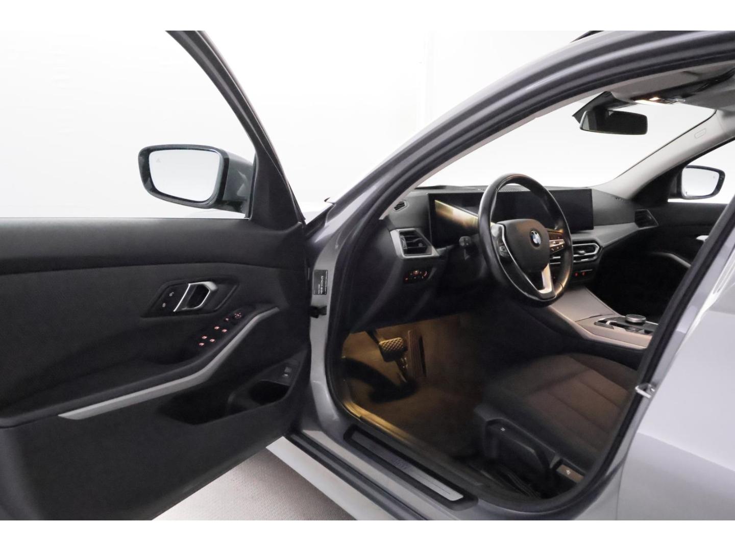 BMW 3 Series i Touring Steptronic+LED+NAVI+VIRTUAL+KAMERA, миниатюра 16