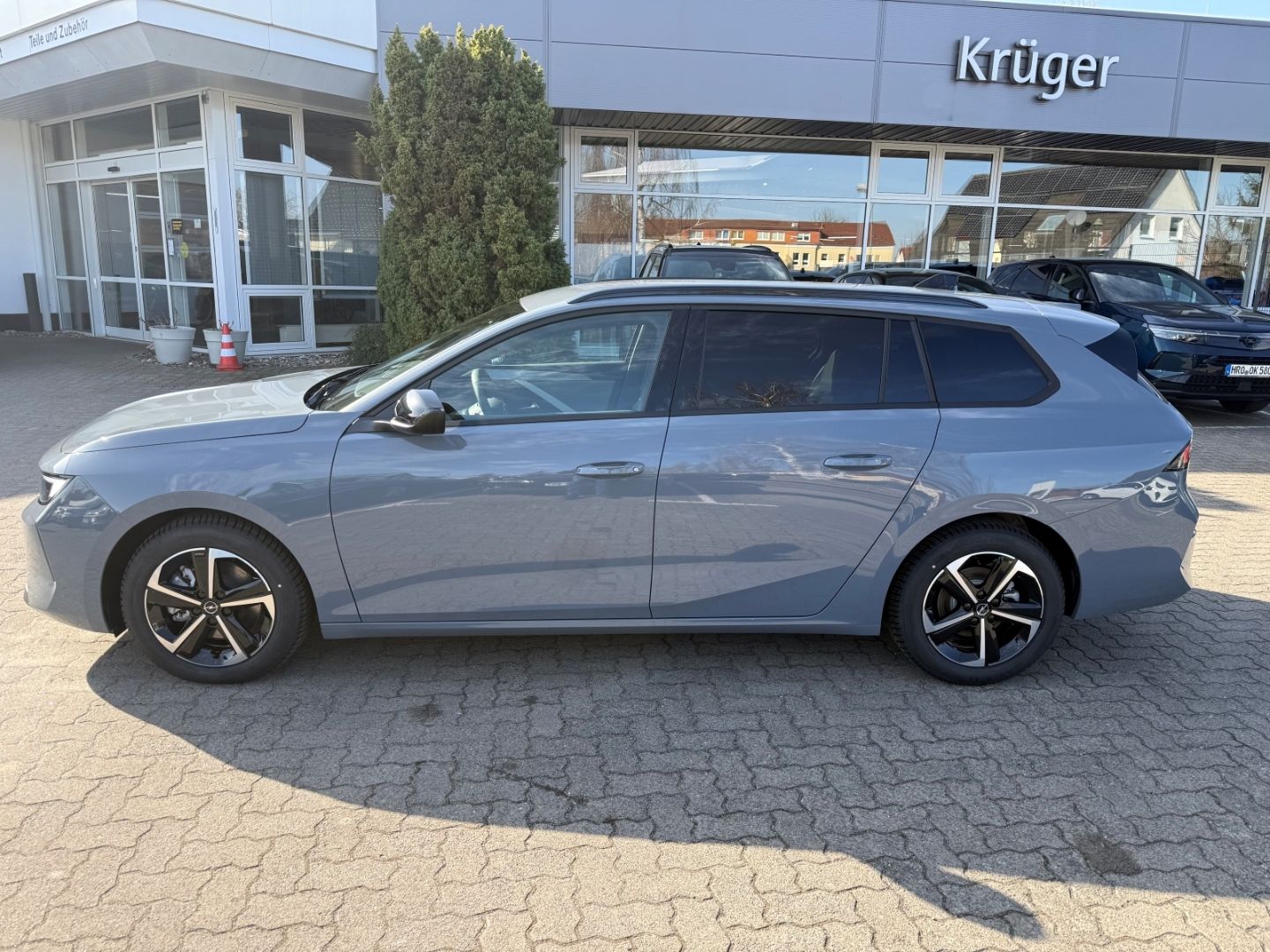 Fahrzeugabbildung Opel Astra L Sports Tourer ST 1.2 Edition SHZ+LHZ+All