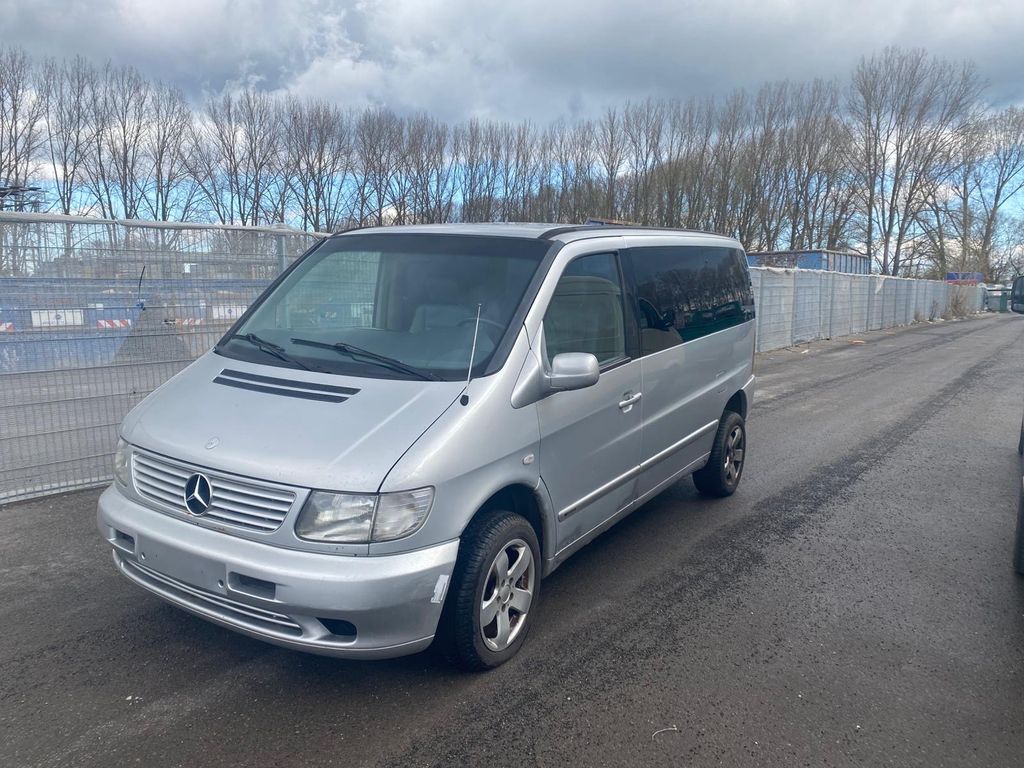 Mercedes-Benz V 220