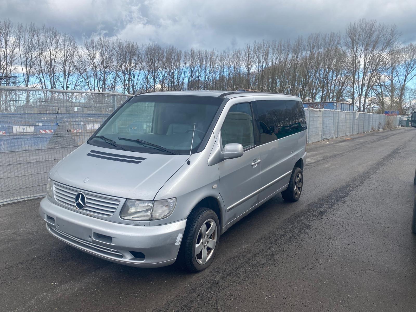 Mercedes-Benz V 220 CDI FASHION.        AC