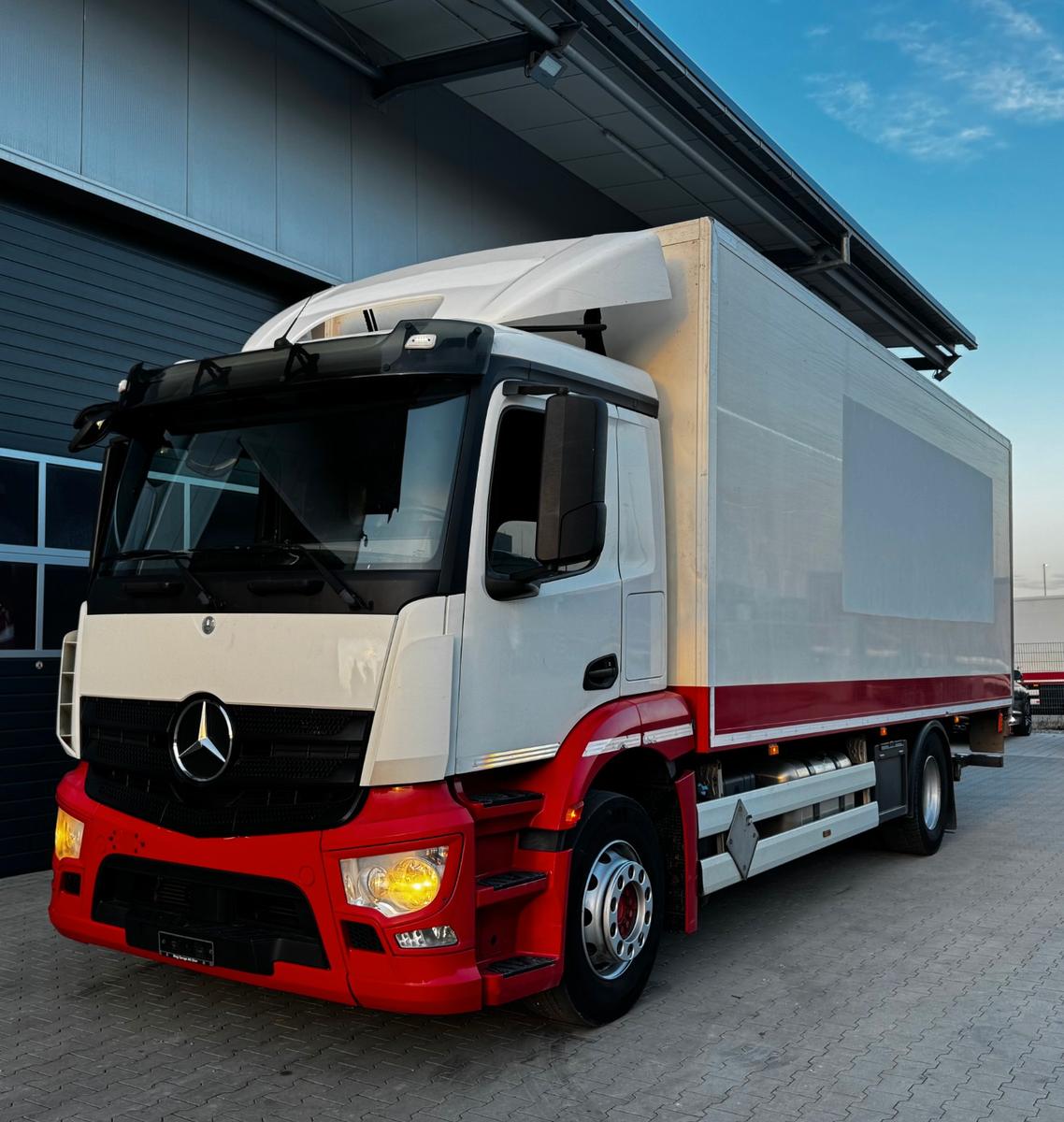 Mercedes-Benz Antos 1836,Isolierter Koffer,E6,Retarder,1.Hand
