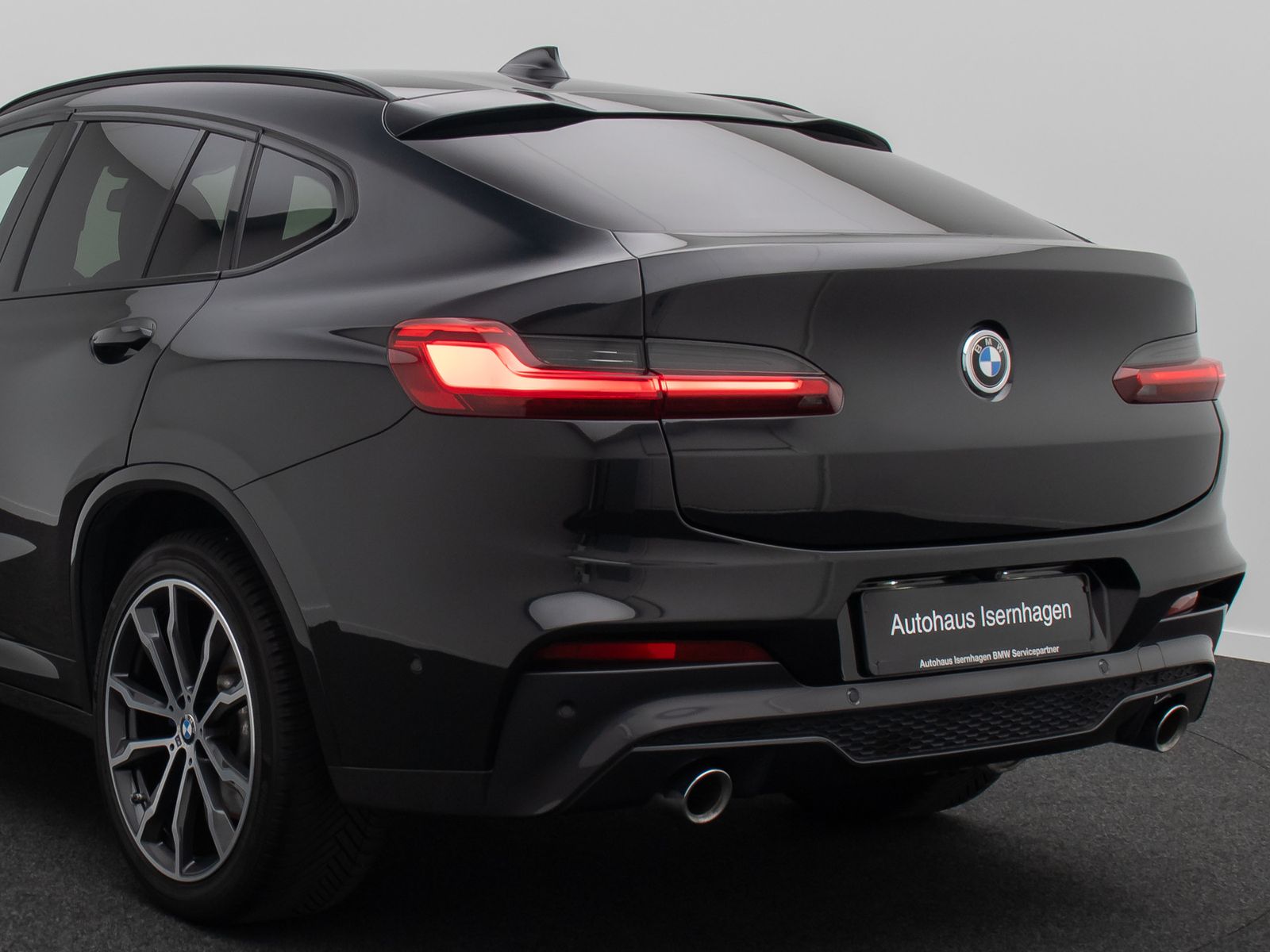 Fahrzeugabbildung BMW X4 xD30d M Sport ACC 360&deg;AHK DispKey HUD H/K 20"