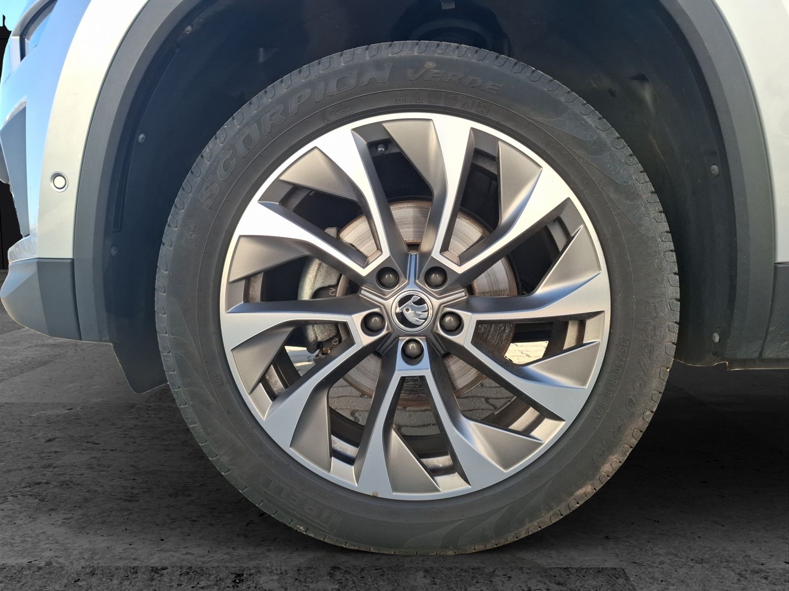 Fahrzeugabbildung SKODA Kodiaq TSI Clever DSG Matrix AHK Navi ACC RFK SH