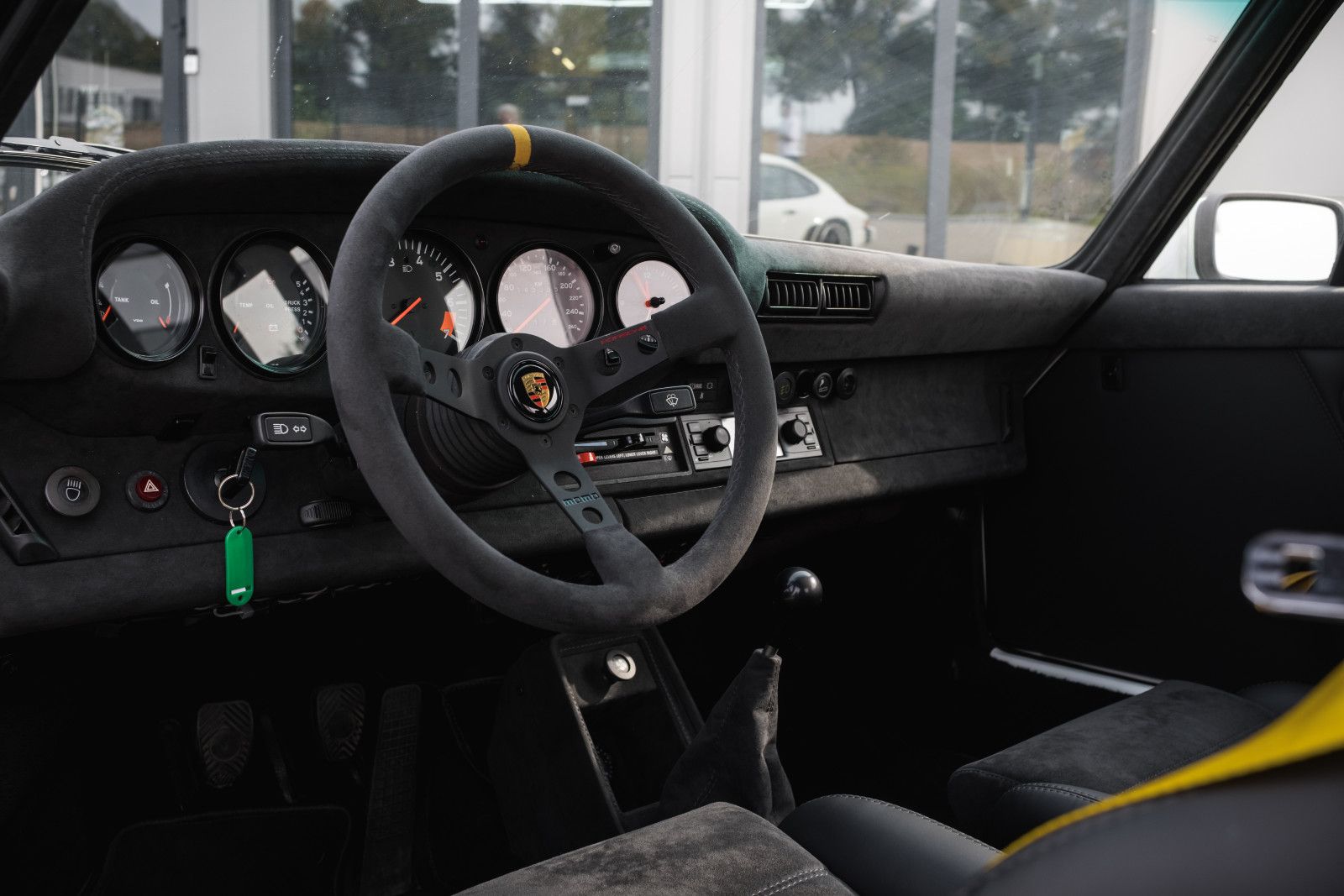 Fahrzeugabbildung Porsche 911 Carrera Coupe - 330PS - umfangr. restauriert