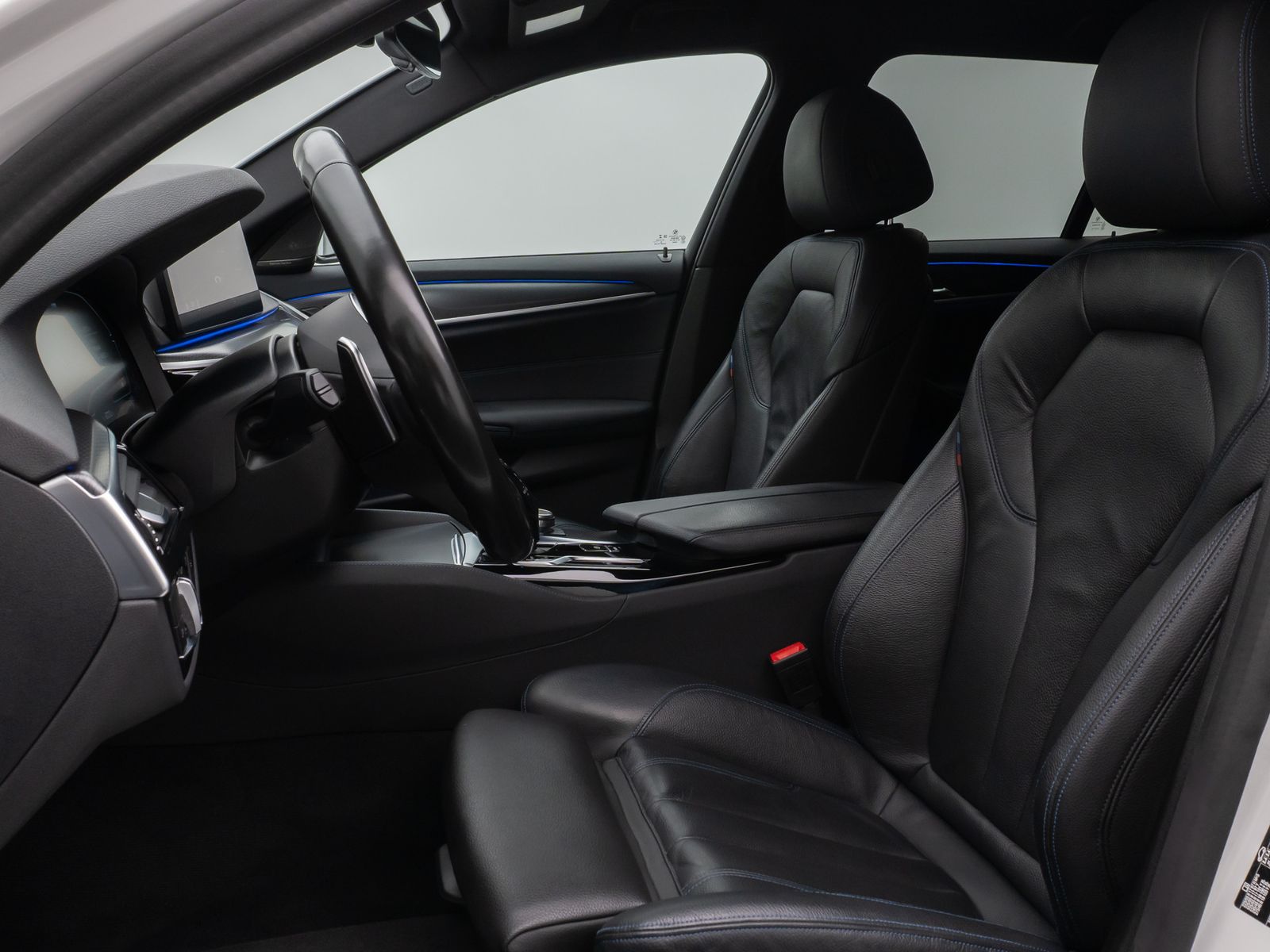 Fahrzeugabbildung BMW 530d M Sport Kamera HUD DAB H/K Komfort Alarm