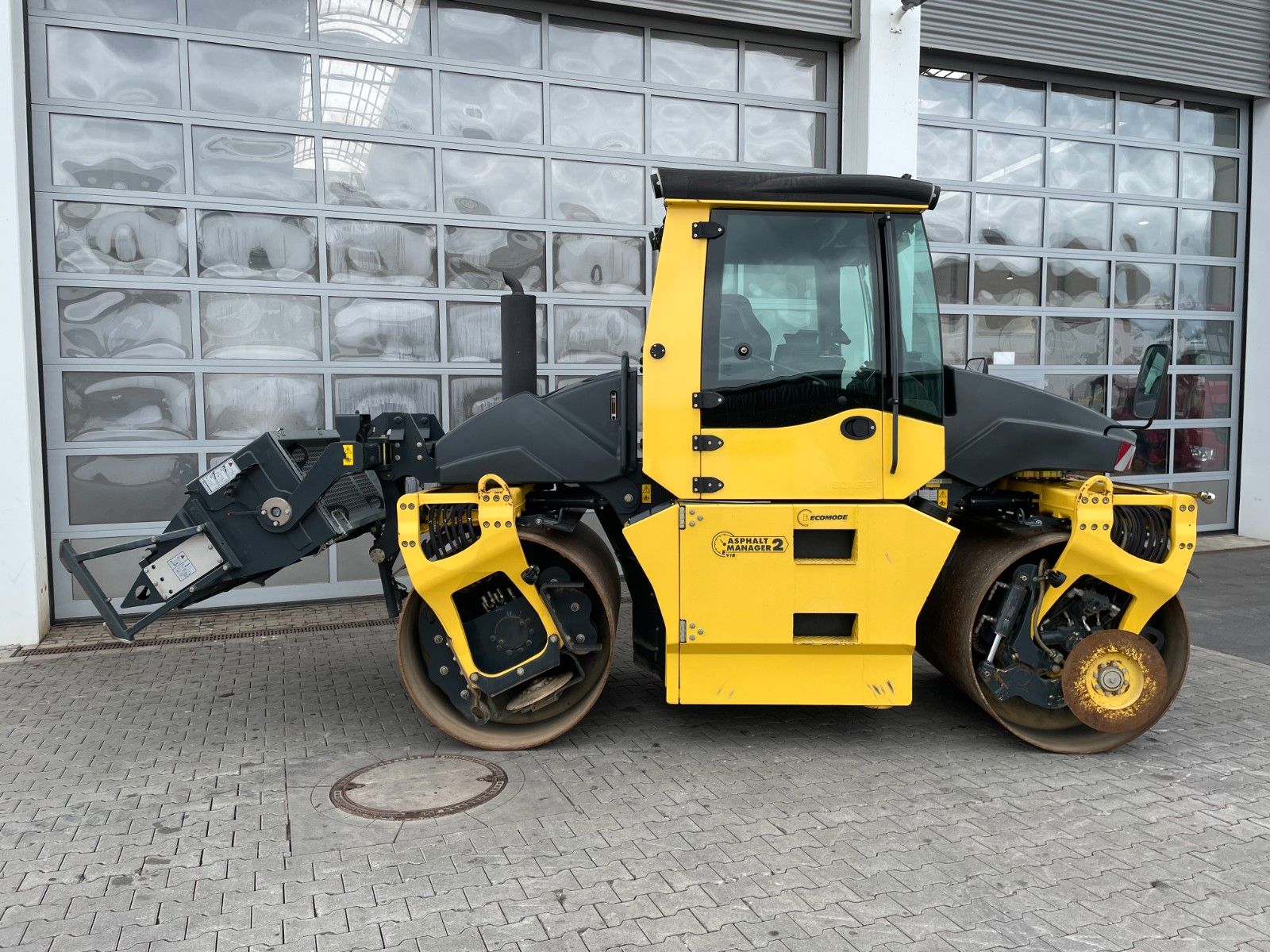 Fahrzeugabbildung BOMAG BW 154 AP-4 AM / nur 1.565h / Asphalt Manager