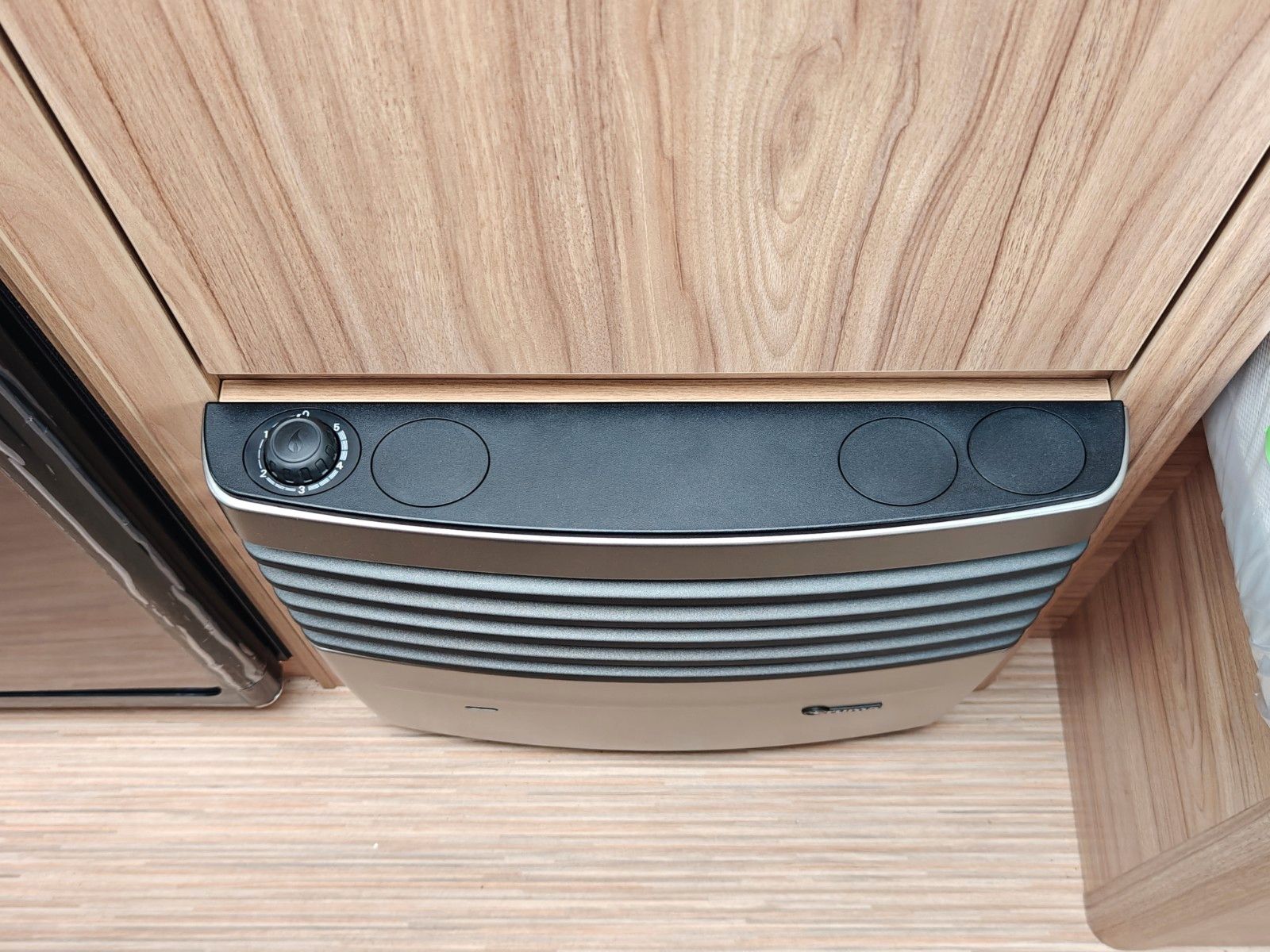 Fahrzeugabbildung HYMER / ERIBA / HYMERCAR Feeling 470 Elegance - JETZT 6.683€ SPAREN !!!