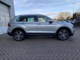 Volkswagen Tiguan 2.0TSI 4Motion Highline AHK+PANO+HUD+19LM - Volkswagen Tiguan mit Benzin-Antrieb: Vollleder, Geländewagen
