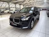 BMW X1 sDrive 20i sDrive  AHK|Navi|CarPlay|Sitzhzg - BMW X1: Allradantrieb