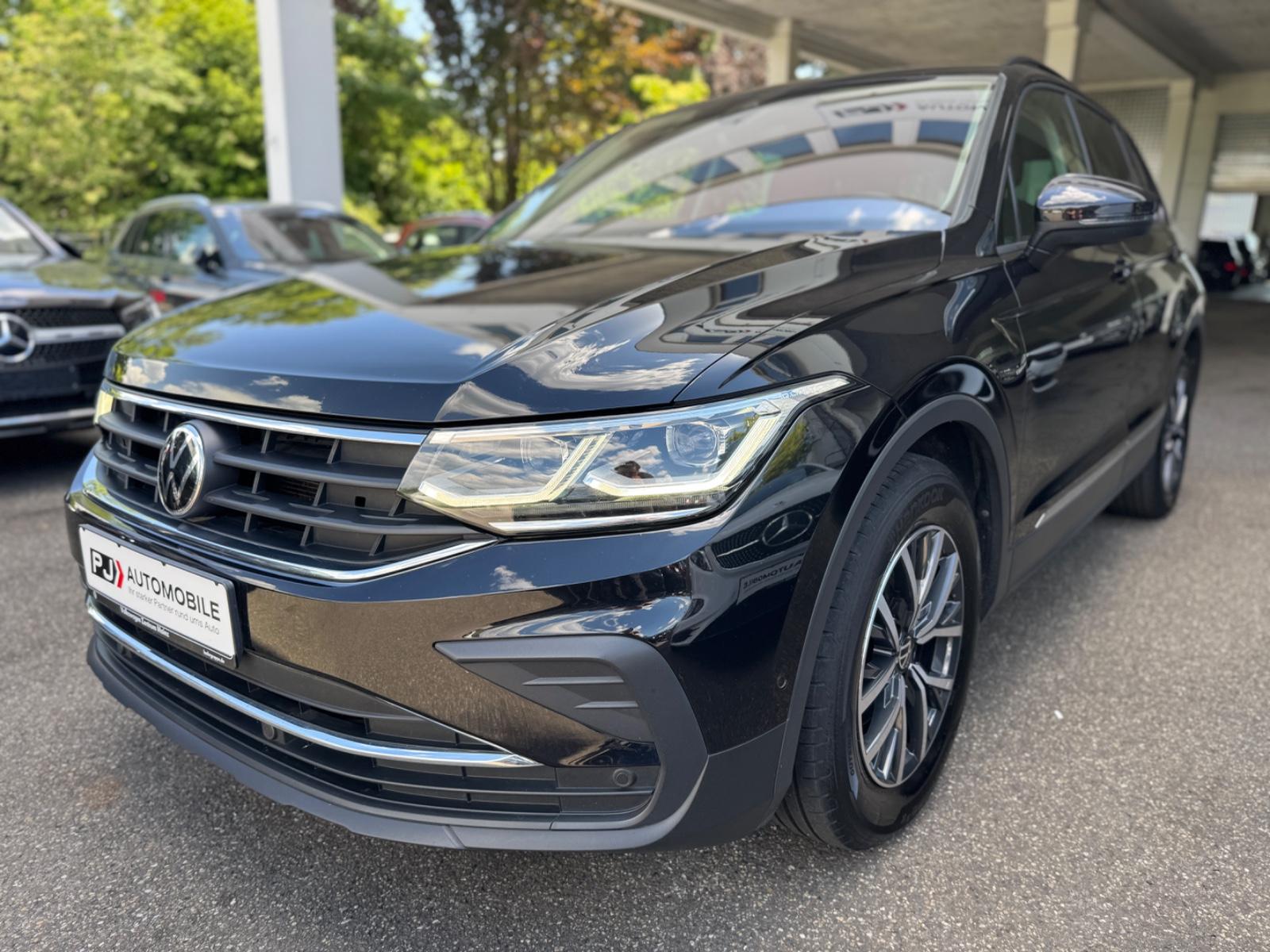 Volkswagen Tiguan 2.0 TDI Life Navi Matrix H/K ACC AHK 1.H