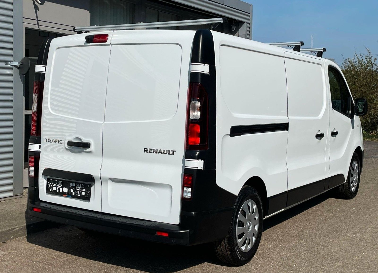Fahrzeugabbildung Renault TRAFIC KASTEN  L2H1 3,0t KAMERA KLIMA  1.Hd EU6d