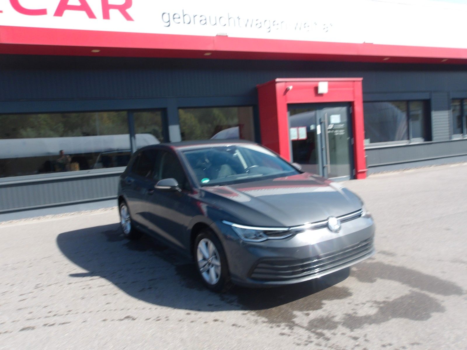 Volkswagen Golf VIII Lim. Life DSG *LED*NAVI*RFK*EXP. 14990 imagem 3
