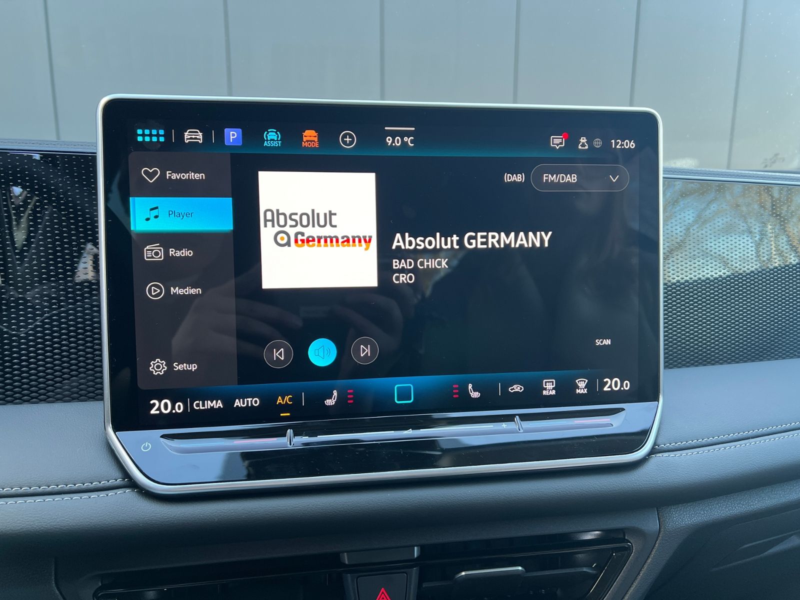 Fahrzeugabbildung Volkswagen Tiguan LIFE 1.5 eTSI DSG *AHK, LED Plus, Kamera,