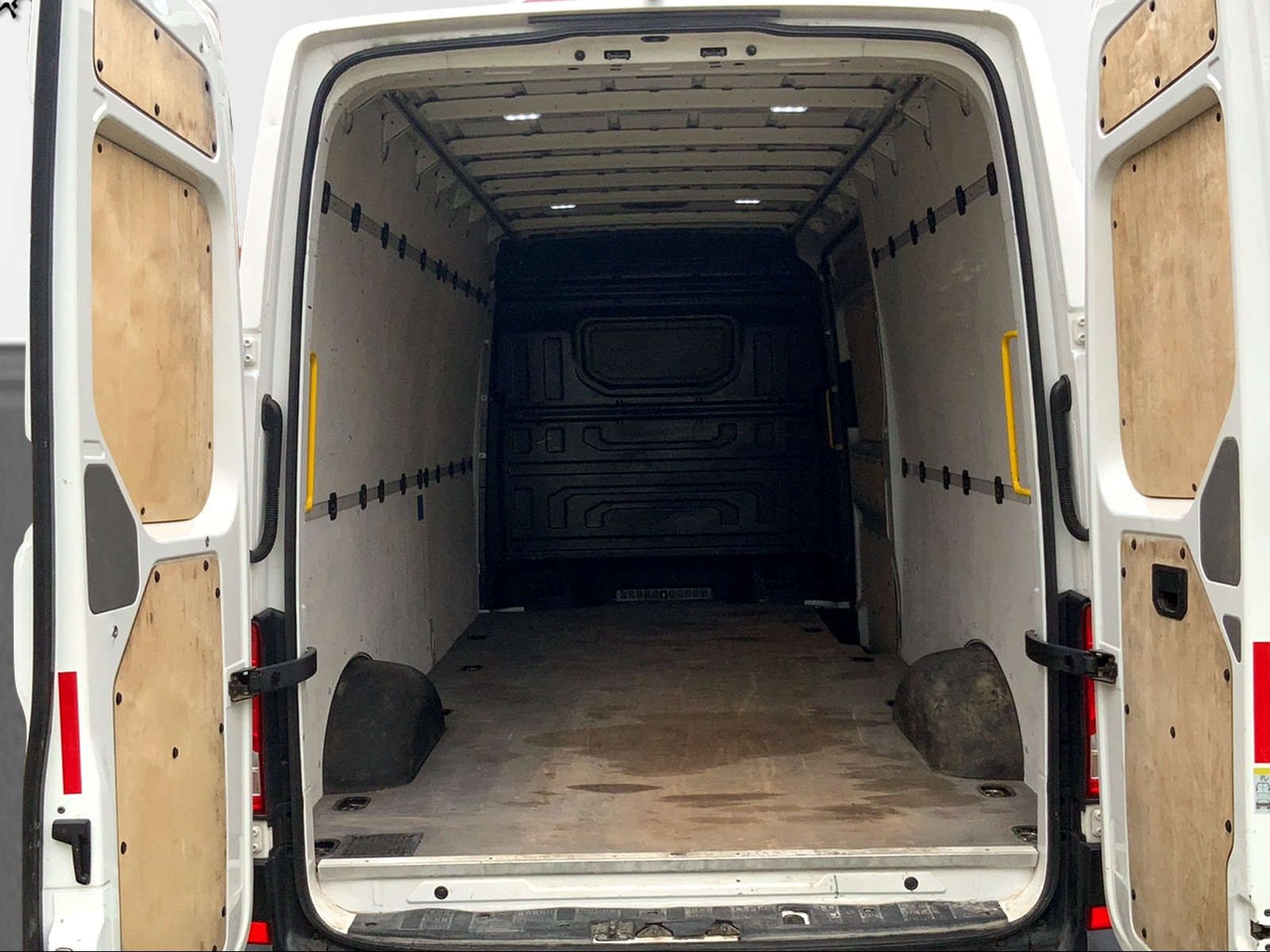 Crafter 35 2.0 TDI L3H2 lang HD, AHK,RFK,NAV.