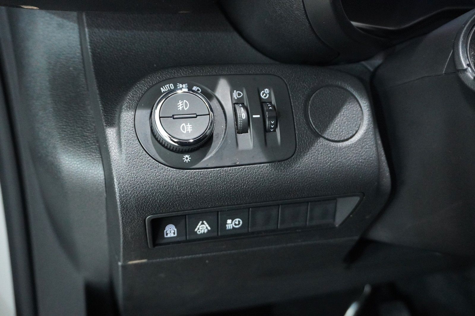 Fahrzeugabbildung Opel Combo-e LIFE ELEGANCE 11KW NAVI/KAMERA/VIRT./DAB