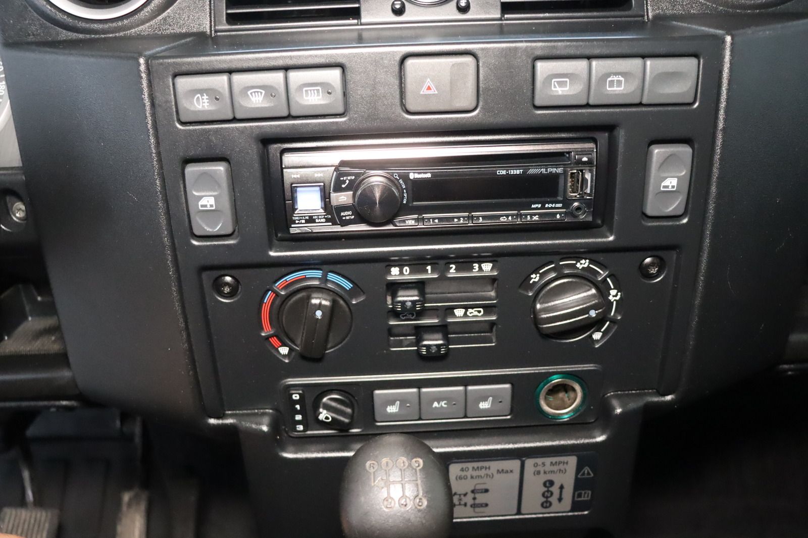 Fahrzeugabbildung Land Rover Defender 110 Station Wagon SE * AHK * Sitzhzg.