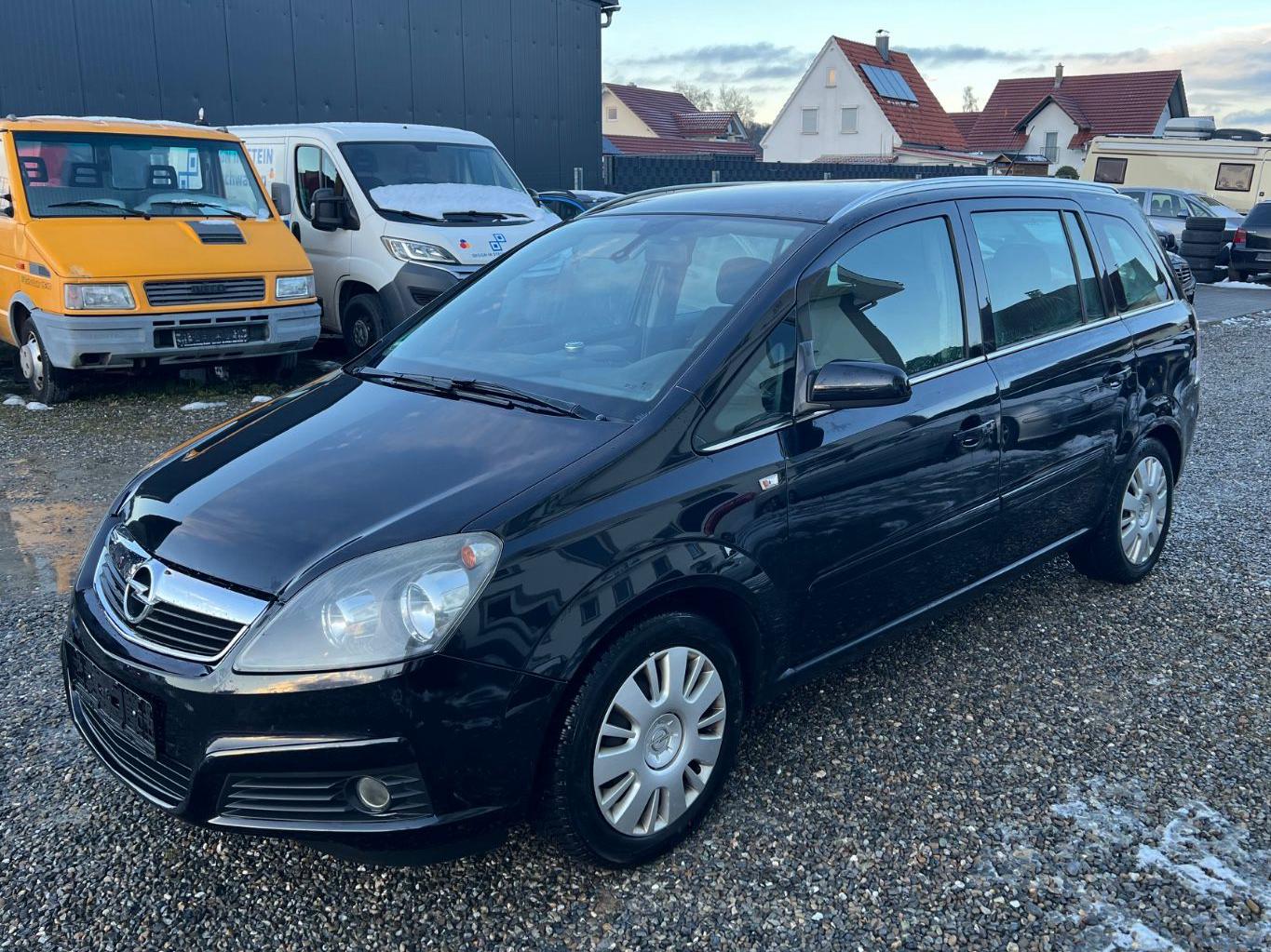 Opel Zafira B Edition 1.8 8Fach bereift TÜV 03/27