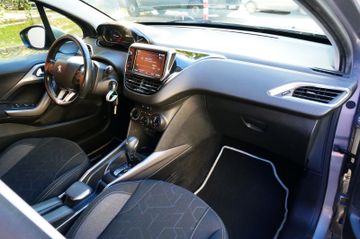 Fahrzeugabbildung Peugeot 2008 Active #Zahnriemen bei 78Tkm erneuert.