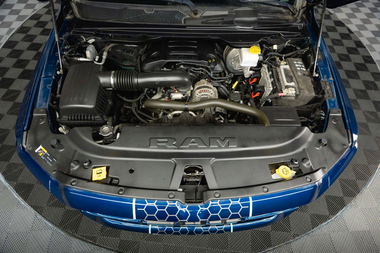 Fahrzeugabbildung Dodge RAM 5.7 V8 HEMI 4x4 BLUE EDITION Offroad LONGBED
