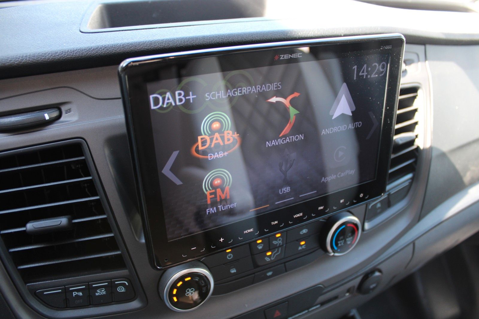 Fahrzeugabbildung Bürstner Ford SIGNEO Automatik + AHK SOFORT LIEFERBAR