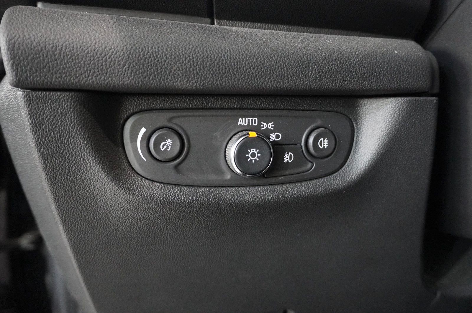 Fahrzeugabbildung Opel Insignia B ST 2.0D ULTIMATE NAVI/OPC/KAMERA/AHK