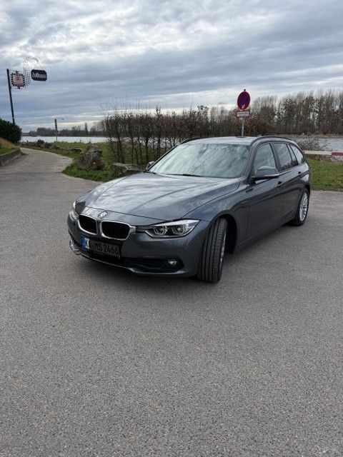 Image of BMW 330
