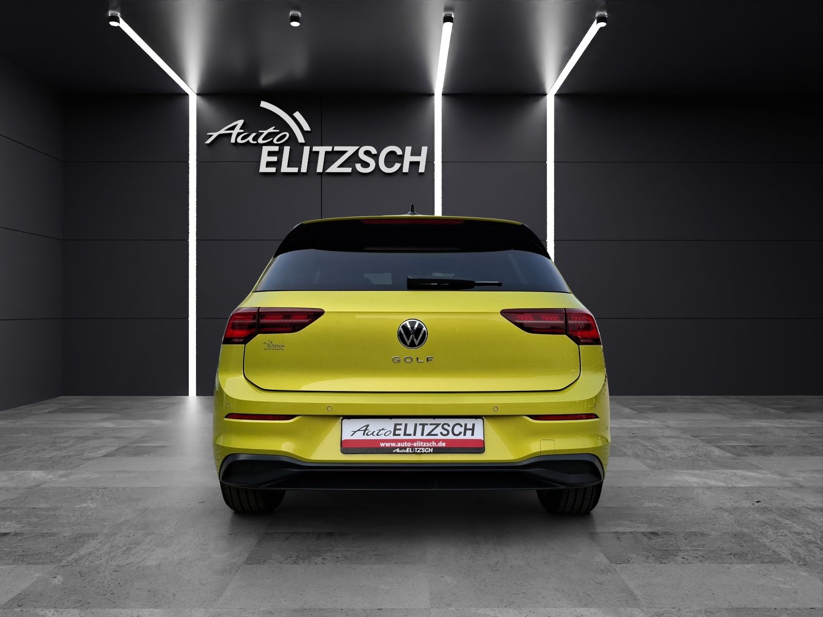 Fahrzeugabbildung Volkswagen Golf VIII TSI Life Matrix Navi AID Pano ACC PDC