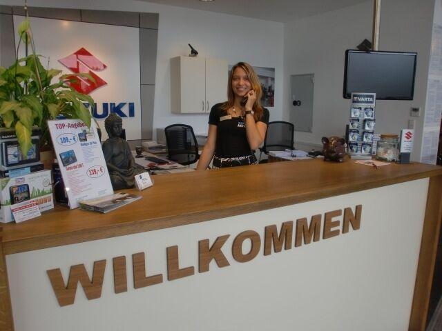 showroom-image-top